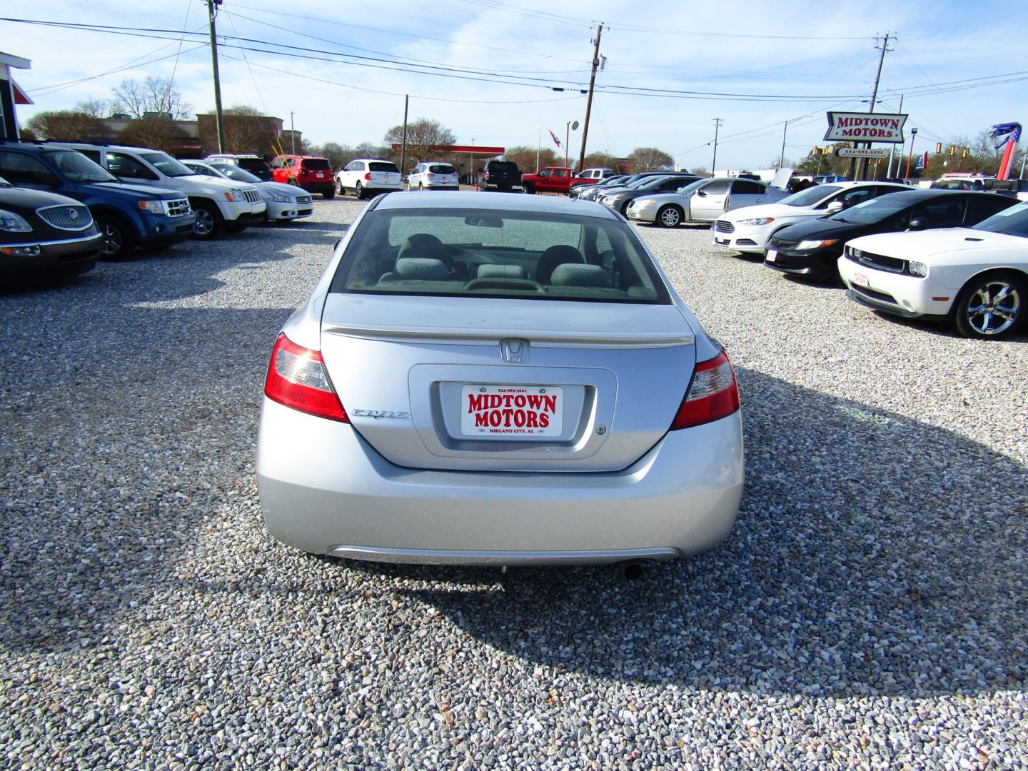 2011 Silver Honda Civic LX Coupe 5-Speed AT (2HGFG1B66BH) with an 1.8L L4 SOHC 16V engine, Automatic transmission, located at 15016 S Hwy 231, Midland City, AL, 36350, (334) 983-3001, 31.306210, -85.495277 - Photo#5